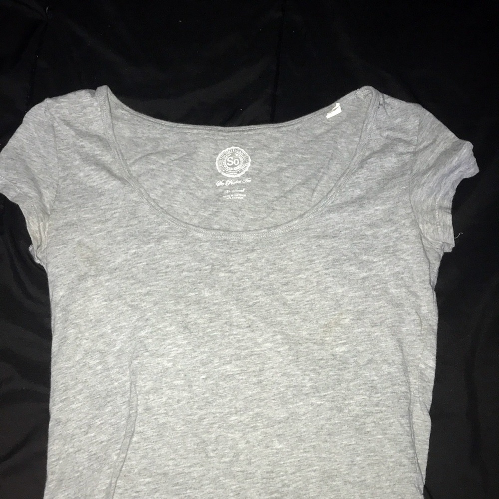 grey t-shirt